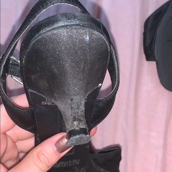 Black pumps - Picture 3 of 4